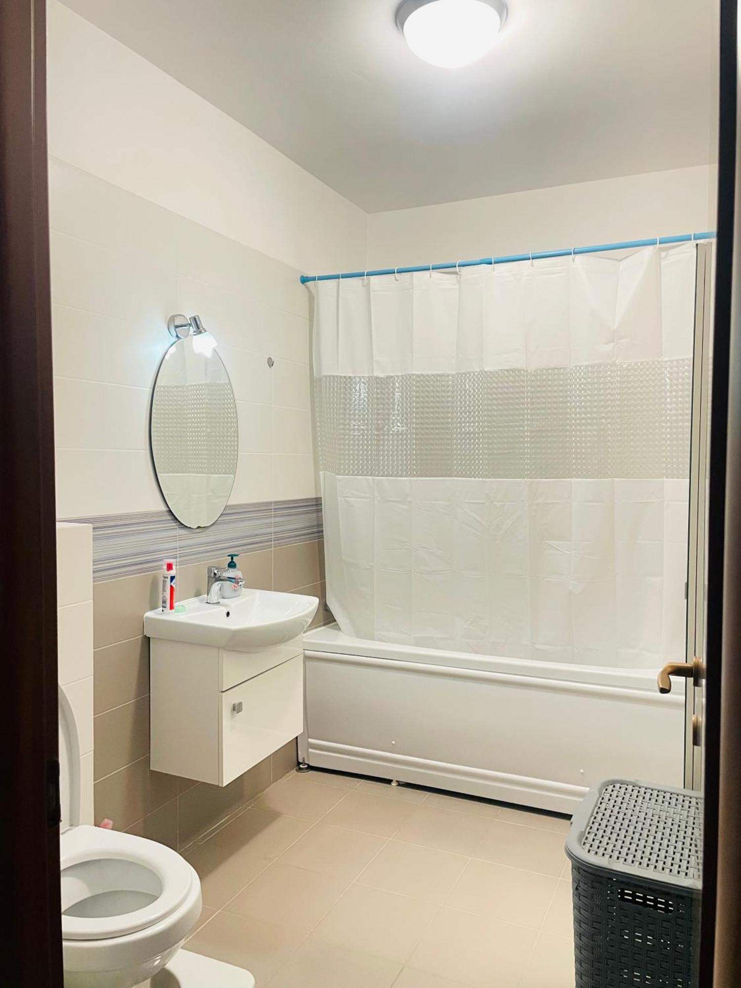 Cozy Apartment With Free Parking クルージュ＝ナポカ エクステリア 写真